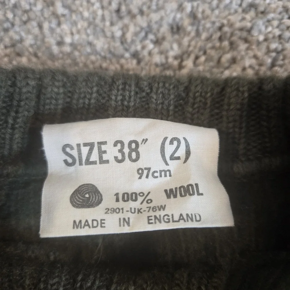 Military Sweater Mens Size 38(2) Wool Vintage Green Shoulder/Elbow‎ Patches